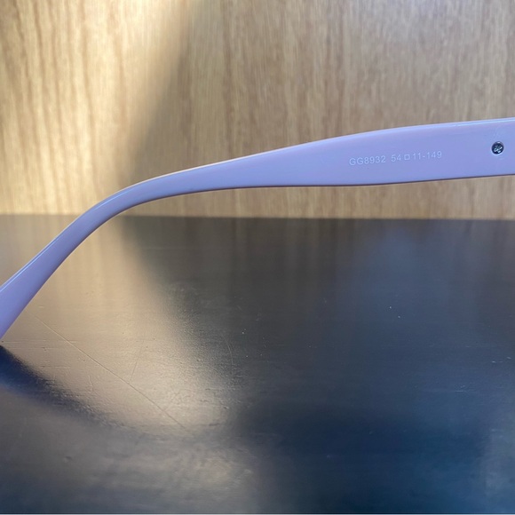 Gucci Transparent Pink Oversized Sunglasses - Picture 3 of 5